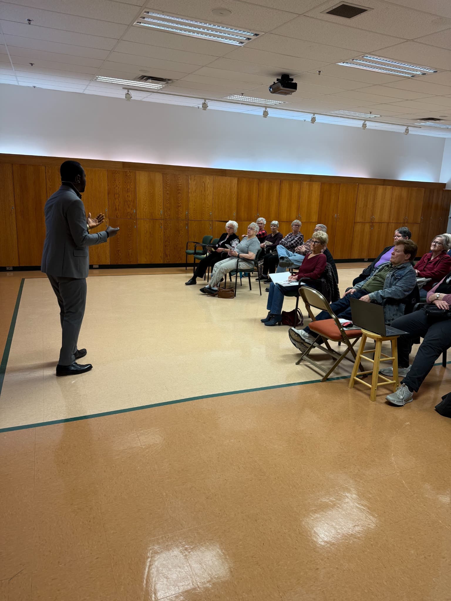 Instructor presenting an AI literacy session